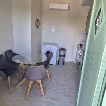 Tzogias Helen Apartmán *