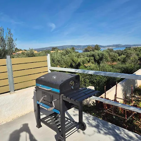 Tzogias Helen Апартаменты *